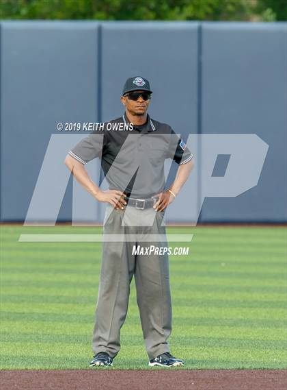Thumbnail 2 in Keller vs Hebron (Game 3 UIL 6A Bi-District Playoff) photogallery.