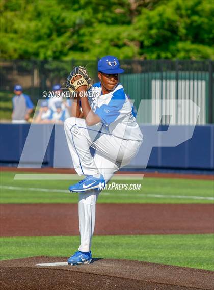 Thumbnail 2 in Keller vs Hebron (Game 3 UIL 6A Bi-District Playoff) photogallery.