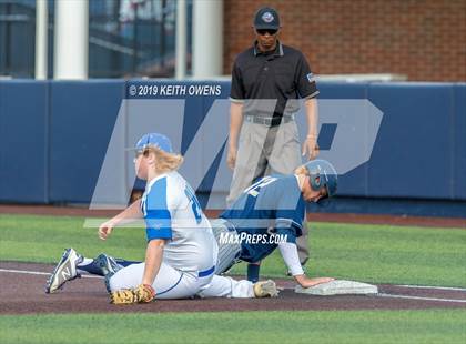 Thumbnail 3 in Keller vs Hebron (Game 3 UIL 6A Bi-District Playoff) photogallery.