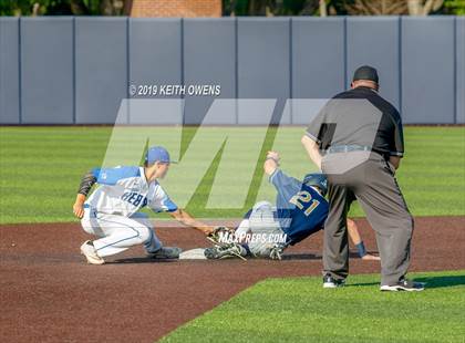 Thumbnail 3 in Keller vs Hebron (Game 3 UIL 6A Bi-District Playoff) photogallery.