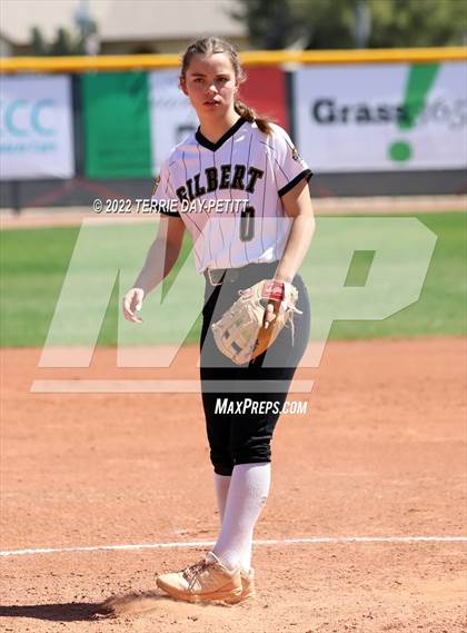 Thumbnail 2 in Arcadia vs Gilbert (Desert Mountain Invitational) photogallery.