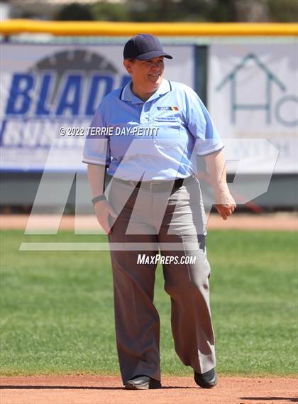 Thumbnail 1 in Arcadia vs Gilbert (Desert Mountain Invitational) photogallery.