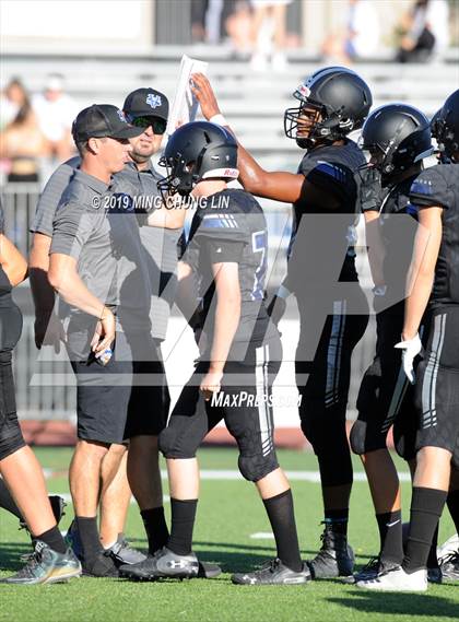 Thumbnail 3 in Ontario Christian vs. Saddleback Valley Christian photogallery.