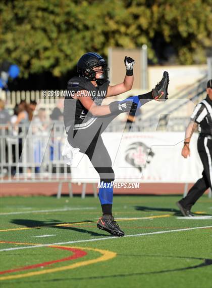 Thumbnail 2 in Ontario Christian vs. Saddleback Valley Christian photogallery.
