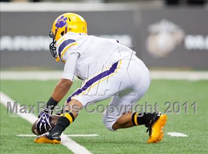 Thumbnail 3 in Karr vs. Bowie (Kirk Herbstreit National Kickoff Classic) photogallery.
