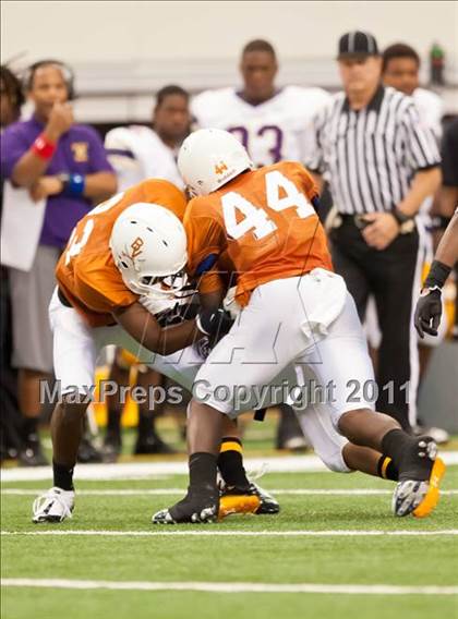 Thumbnail 3 in Karr vs. Bowie (Kirk Herbstreit National Kickoff Classic) photogallery.