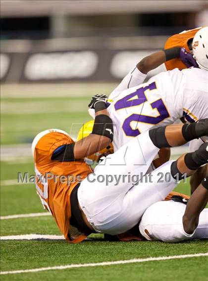 Thumbnail 3 in Karr vs. Bowie (Kirk Herbstreit National Kickoff Classic) photogallery.
