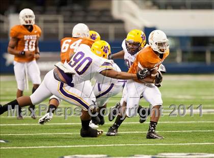 Thumbnail 2 in Karr vs. Bowie (Kirk Herbstreit National Kickoff Classic) photogallery.