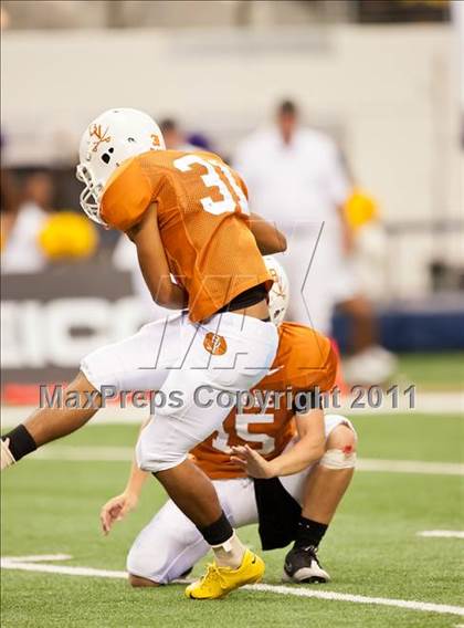 Thumbnail 1 in Karr vs. Bowie (Kirk Herbstreit National Kickoff Classic) photogallery.