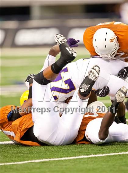 Thumbnail 1 in Karr vs. Bowie (Kirk Herbstreit National Kickoff Classic) photogallery.