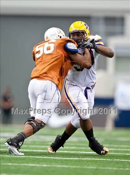 Thumbnail 3 in Karr vs. Bowie (Kirk Herbstreit National Kickoff Classic) photogallery.