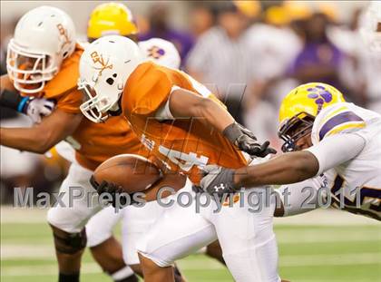 Thumbnail 3 in Karr vs. Bowie (Kirk Herbstreit National Kickoff Classic) photogallery.