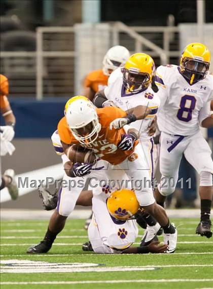Thumbnail 1 in Karr vs. Bowie (Kirk Herbstreit National Kickoff Classic) photogallery.