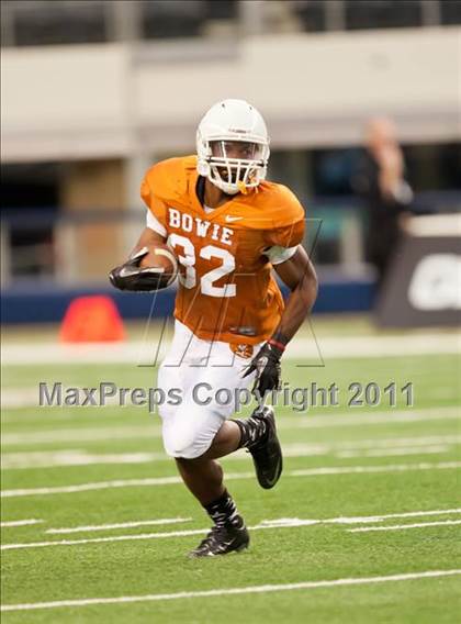 Thumbnail 1 in Karr vs. Bowie (Kirk Herbstreit National Kickoff Classic) photogallery.