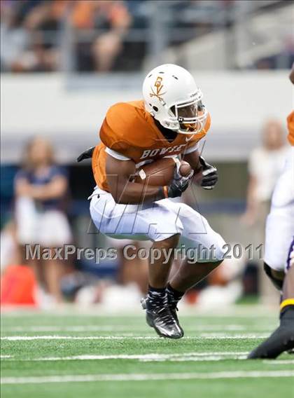 Thumbnail 1 in Karr vs. Bowie (Kirk Herbstreit National Kickoff Classic) photogallery.