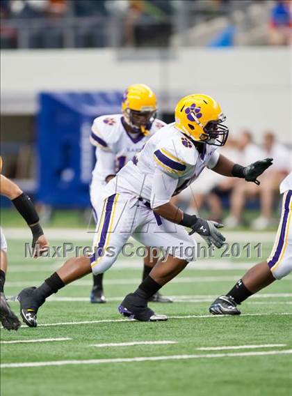 Thumbnail 1 in Karr vs. Bowie (Kirk Herbstreit National Kickoff Classic) photogallery.