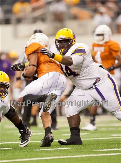 Thumbnail 1 in Karr vs. Bowie (Kirk Herbstreit National Kickoff Classic) photogallery.