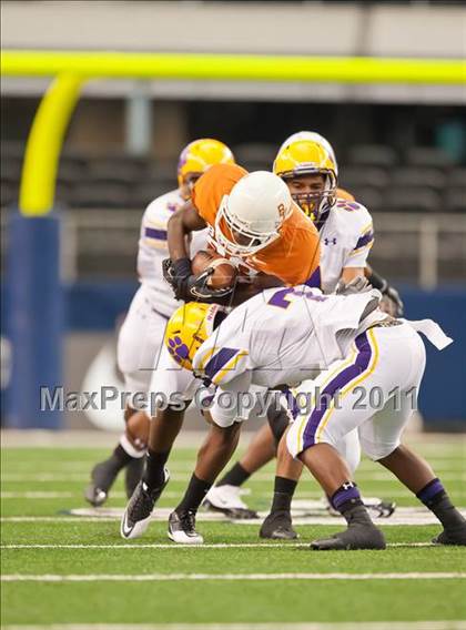Thumbnail 1 in Karr vs. Bowie (Kirk Herbstreit National Kickoff Classic) photogallery.