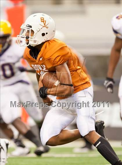 Thumbnail 3 in Karr vs. Bowie (Kirk Herbstreit National Kickoff Classic) photogallery.