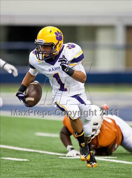 Thumbnail 1 in Karr vs. Bowie (Kirk Herbstreit National Kickoff Classic) photogallery.