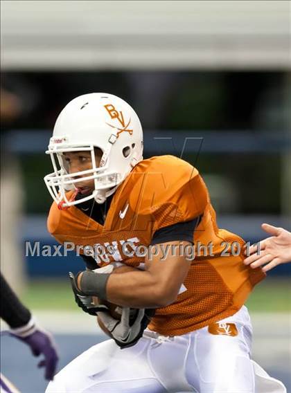 Thumbnail 1 in Karr vs. Bowie (Kirk Herbstreit National Kickoff Classic) photogallery.