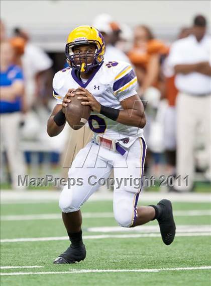 Thumbnail 3 in Karr vs. Bowie (Kirk Herbstreit National Kickoff Classic) photogallery.