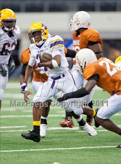 Thumbnail 3 in Karr vs. Bowie (Kirk Herbstreit National Kickoff Classic) photogallery.
