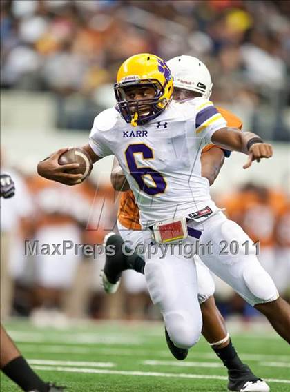 Thumbnail 1 in Karr vs. Bowie (Kirk Herbstreit National Kickoff Classic) photogallery.