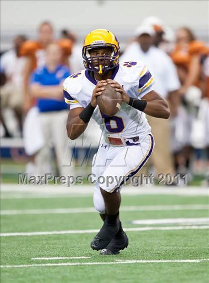 Thumbnail 1 in Karr vs. Bowie (Kirk Herbstreit National Kickoff Classic) photogallery.