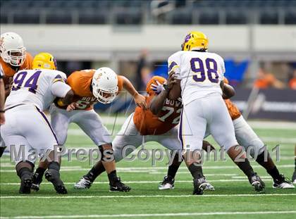 Thumbnail 3 in Karr vs. Bowie (Kirk Herbstreit National Kickoff Classic) photogallery.