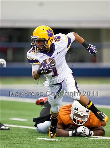 Thumbnail 2 in Karr vs. Bowie (Kirk Herbstreit National Kickoff Classic) photogallery.
