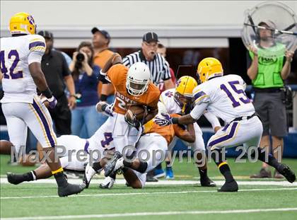 Thumbnail 2 in Karr vs. Bowie (Kirk Herbstreit National Kickoff Classic) photogallery.