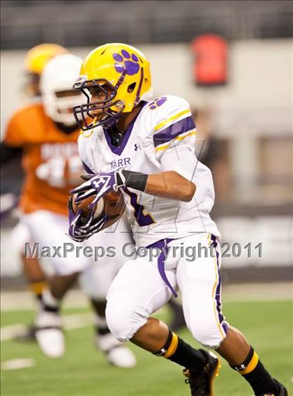 Thumbnail 2 in Karr vs. Bowie (Kirk Herbstreit National Kickoff Classic) photogallery.