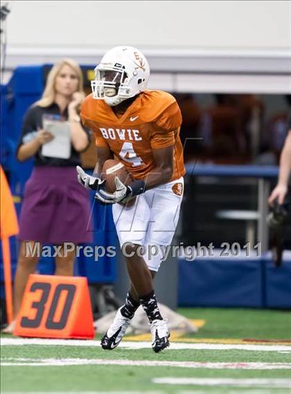 Thumbnail 1 in Karr vs. Bowie (Kirk Herbstreit National Kickoff Classic) photogallery.