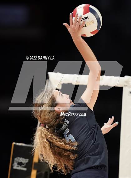Thumbnail 3 in First Colonial vs. Midlothian (VHSL Class 5 State Final) photogallery.