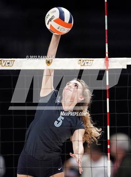 Thumbnail 3 in First Colonial vs. Midlothian (VHSL Class 5 State Final) photogallery.