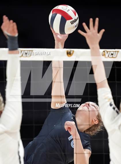 Thumbnail 1 in First Colonial vs. Midlothian (VHSL Class 5 State Final) photogallery.