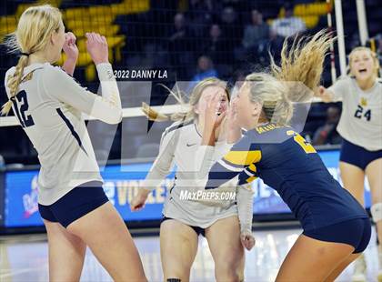 Thumbnail 1 in First Colonial vs. Midlothian (VHSL Class 5 State Final) photogallery.