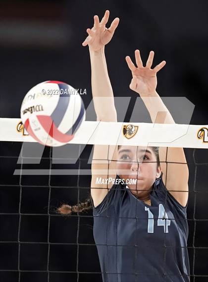 Thumbnail 3 in First Colonial vs. Midlothian (VHSL Class 5 State Final) photogallery.