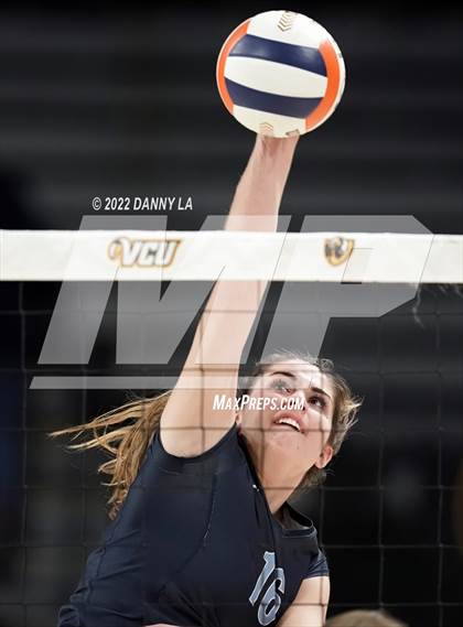 Thumbnail 1 in First Colonial vs. Midlothian (VHSL Class 5 State Final) photogallery.
