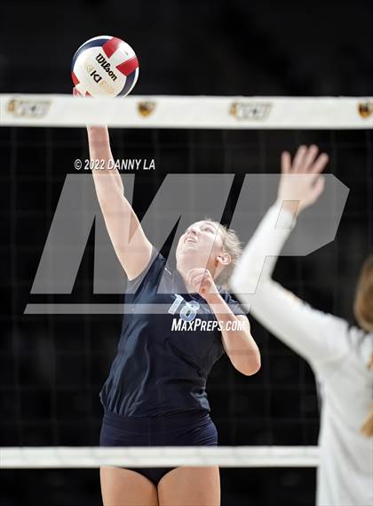 Thumbnail 3 in First Colonial vs. Midlothian (VHSL Class 5 State Final) photogallery.