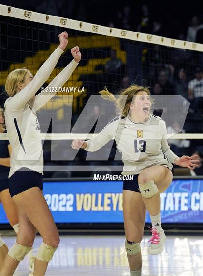 Thumbnail 2 in First Colonial vs. Midlothian (VHSL Class 5 State Final) photogallery.