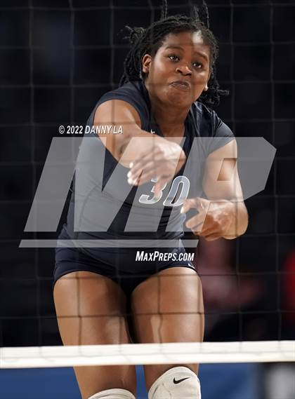 Thumbnail 3 in First Colonial vs. Midlothian (VHSL Class 5 State Final) photogallery.