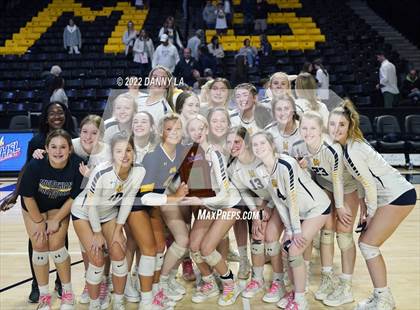 Thumbnail 1 in First Colonial vs. Midlothian (VHSL Class 5 State Final) photogallery.