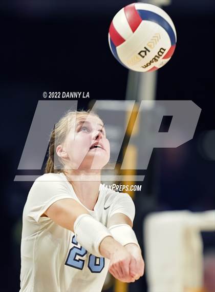 Thumbnail 2 in First Colonial vs. Midlothian (VHSL Class 5 State Final) photogallery.