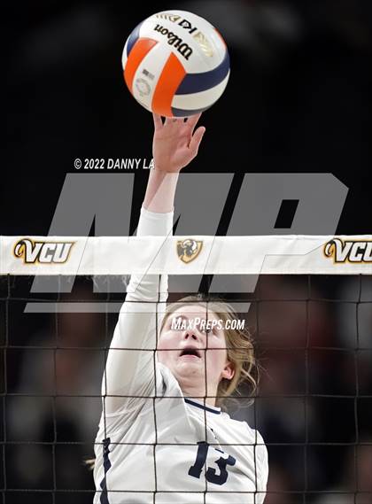 Thumbnail 1 in First Colonial vs. Midlothian (VHSL Class 5 State Final) photogallery.