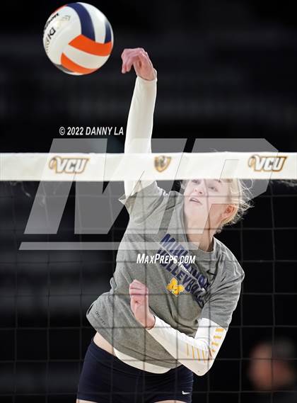 Thumbnail 3 in First Colonial vs. Midlothian (VHSL Class 5 State Final) photogallery.