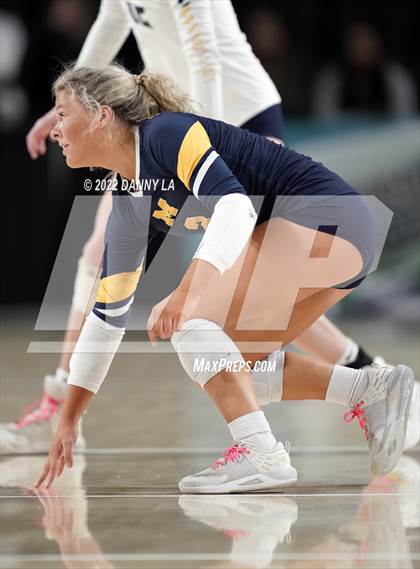 Thumbnail 2 in First Colonial vs. Midlothian (VHSL Class 5 State Final) photogallery.