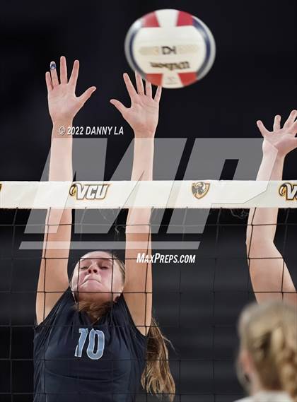 Thumbnail 2 in First Colonial vs. Midlothian (VHSL Class 5 State Final) photogallery.
