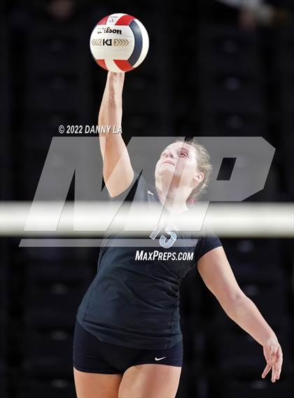 Thumbnail 2 in First Colonial vs. Midlothian (VHSL Class 5 State Final) photogallery.